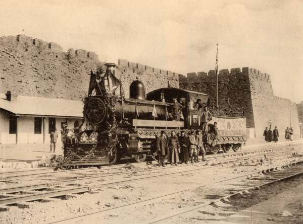 Einweihung der Bahnstation Qianmen am 01. September 1901